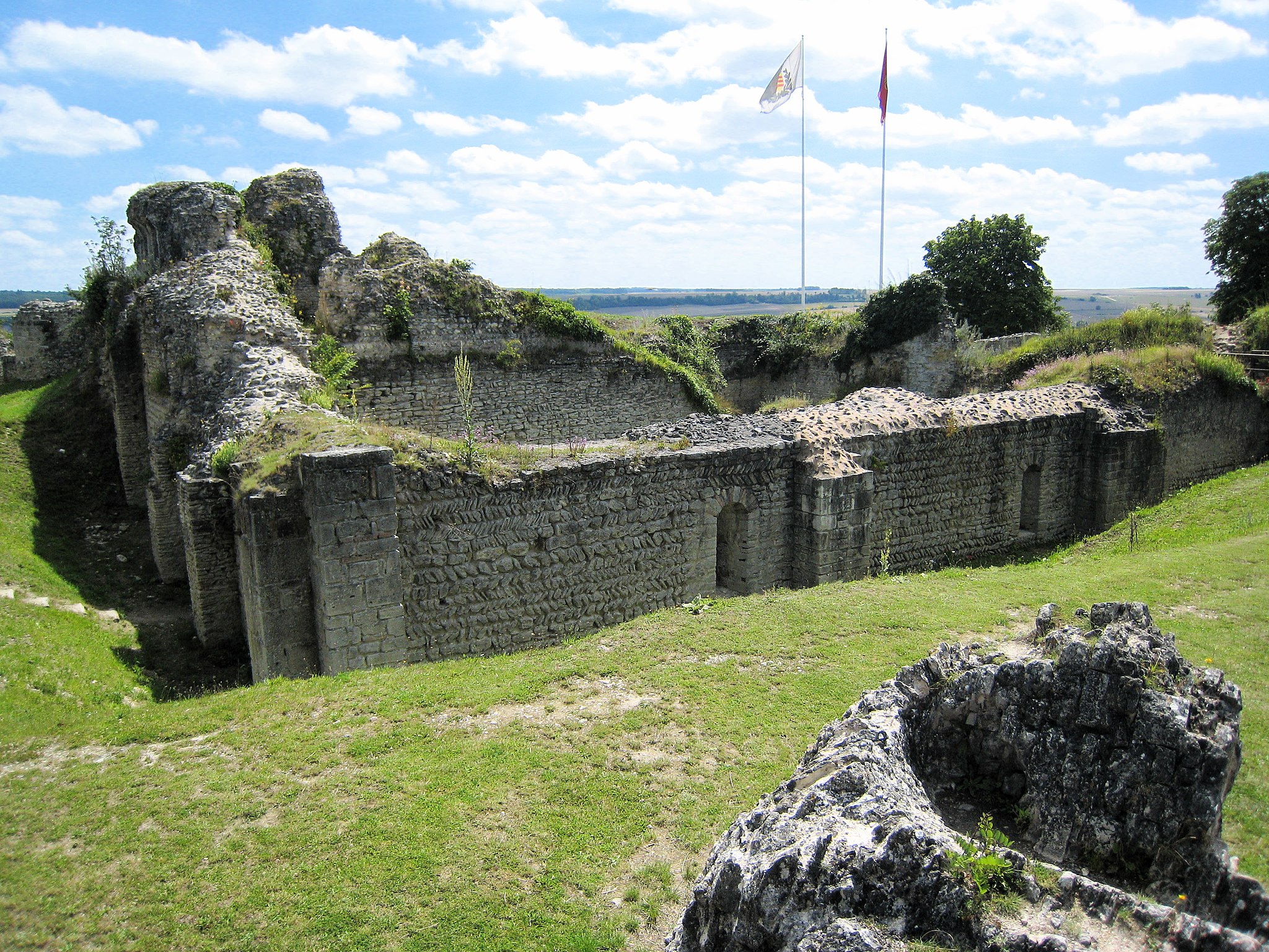The ruins of the Chteau d'Ivry-la-Bataille.
